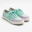 Naisten tennarit ja vapaa-ajankengät Siirry ryhmään Naisten tennarit ja vapaa-ajankengät