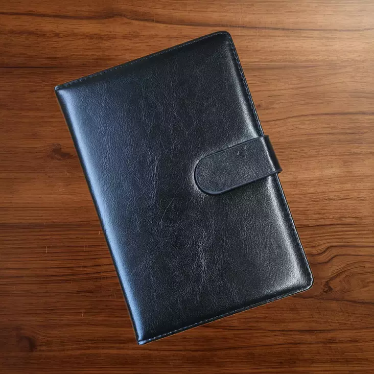 MUISTIKIRJA A5 100 sivua musta - Muistilehtiöt ja -kirjat - 6438506009380 - 1