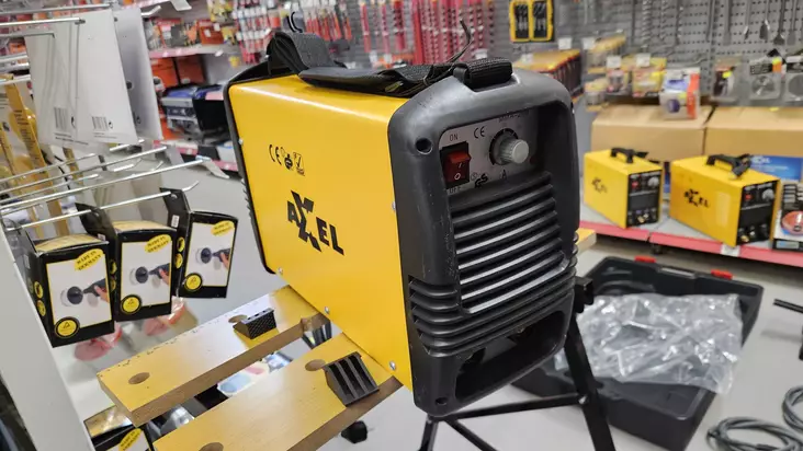 AXEL MMA-200 puikkohitsausinvertteri 200 A 230 V – outlet - Auton akkutarvikkeet - 6438152086902 - 1