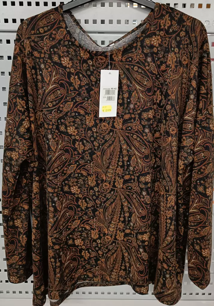 Naisten neulepaita LooseFit 44-46 tummanruskea kuvio - Naisten neuleet - 6419285928864 - 1