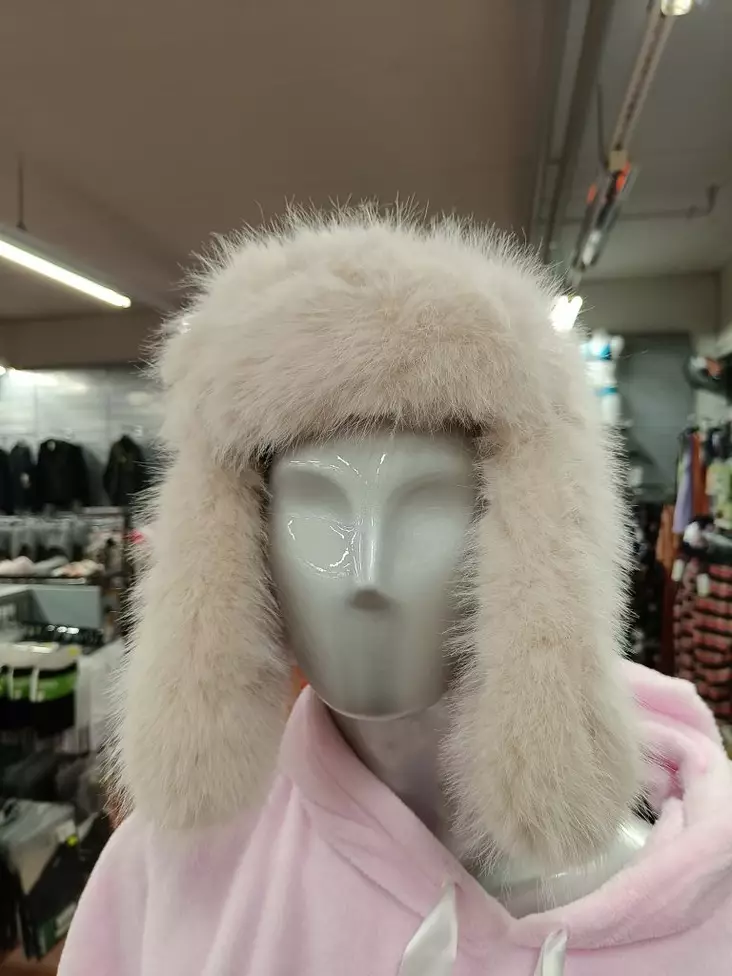 Tekoturkishattu korvaläpillä luonnonvalkoinen - Naisten pipot ja hatut - 6438159381284 - 1