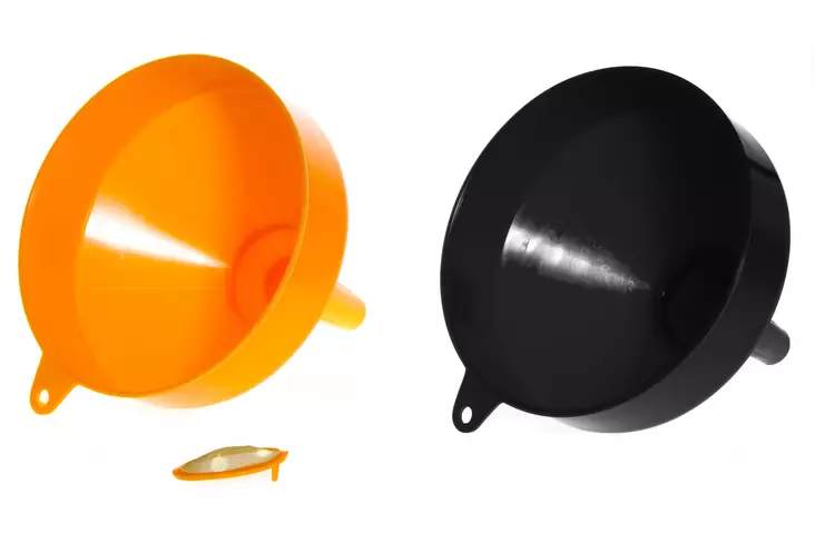 Carman Polttoainesuppilo+sihti - Polttoainekanisterit ja suppilot - 6410411826498 - 1